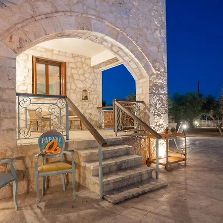 Mango & Papaya - Country Luxury Living - Private Pool & Olive Grove - Dog Friendly & Remote Work Friendly *