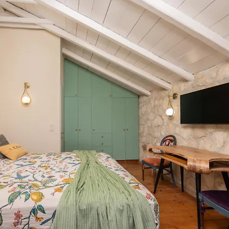 Mango & Papaya - Country Luxury Living - Private Pool & Olive Grove - Dog Friendly & Remote Work Friendly