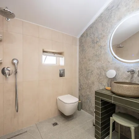 Mango & Papaya - Country Luxury Living - Private Pool & Olive Grove - Dog Friendly & Remote Work Friendly