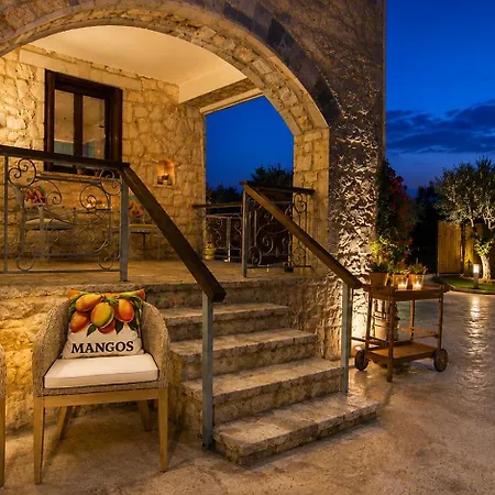 Mango & Papaya - Country Luxury Living - Private Pool & Olive Grove - Dog Friendly & Remote Work Friendly فيلة