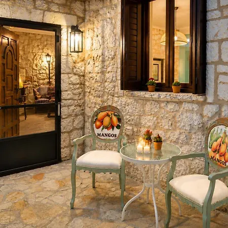 Mango & Papaya - Country Luxury Living - Private Pool & Olive Grove - Dog Friendly & Remote Work Friendly Villa *