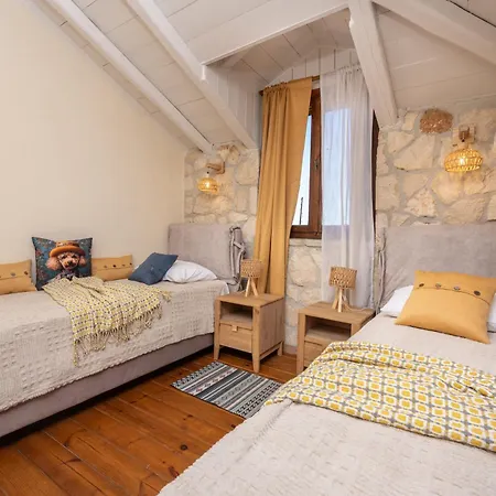 Mango & Papaya - Country Luxury Living - Private Pool & Olive Grove - Dog Friendly & Remote Work Friendly فيلة