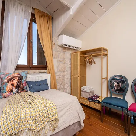 Mango & Papaya - Country Luxury Living - Private Pool & Olive Grove - Dog Friendly & Remote Work Friendly