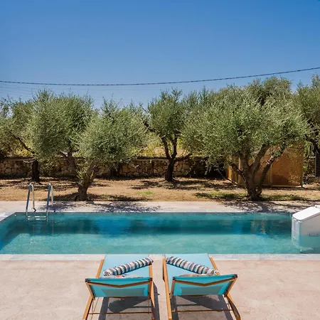 Mango & Papaya - Country Luxury Living - Private Pool & Olive Grove - Dog Friendly & Remote Work Friendly Villa Vanato