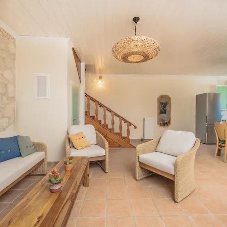 Villa Mango & Papaya - Country Luxury Living - Private Pool & Olive Grove - Dog Friendly & Remote Work Friendly Vanato