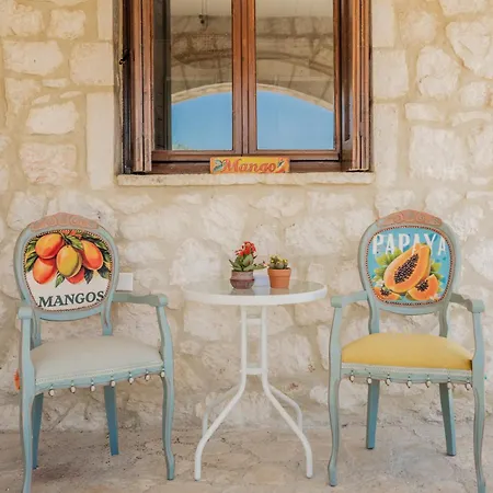 Mango & Papaya - Country Luxury Living - Private Pool & Olive Grove - Dog Friendly & Remote Work Friendly Vanato
