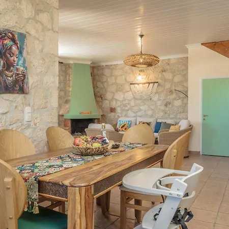 Mango & Papaya - Country Luxury Living - Private Pool & Olive Grove - Dog Friendly & Remote Work Friendly Vanato